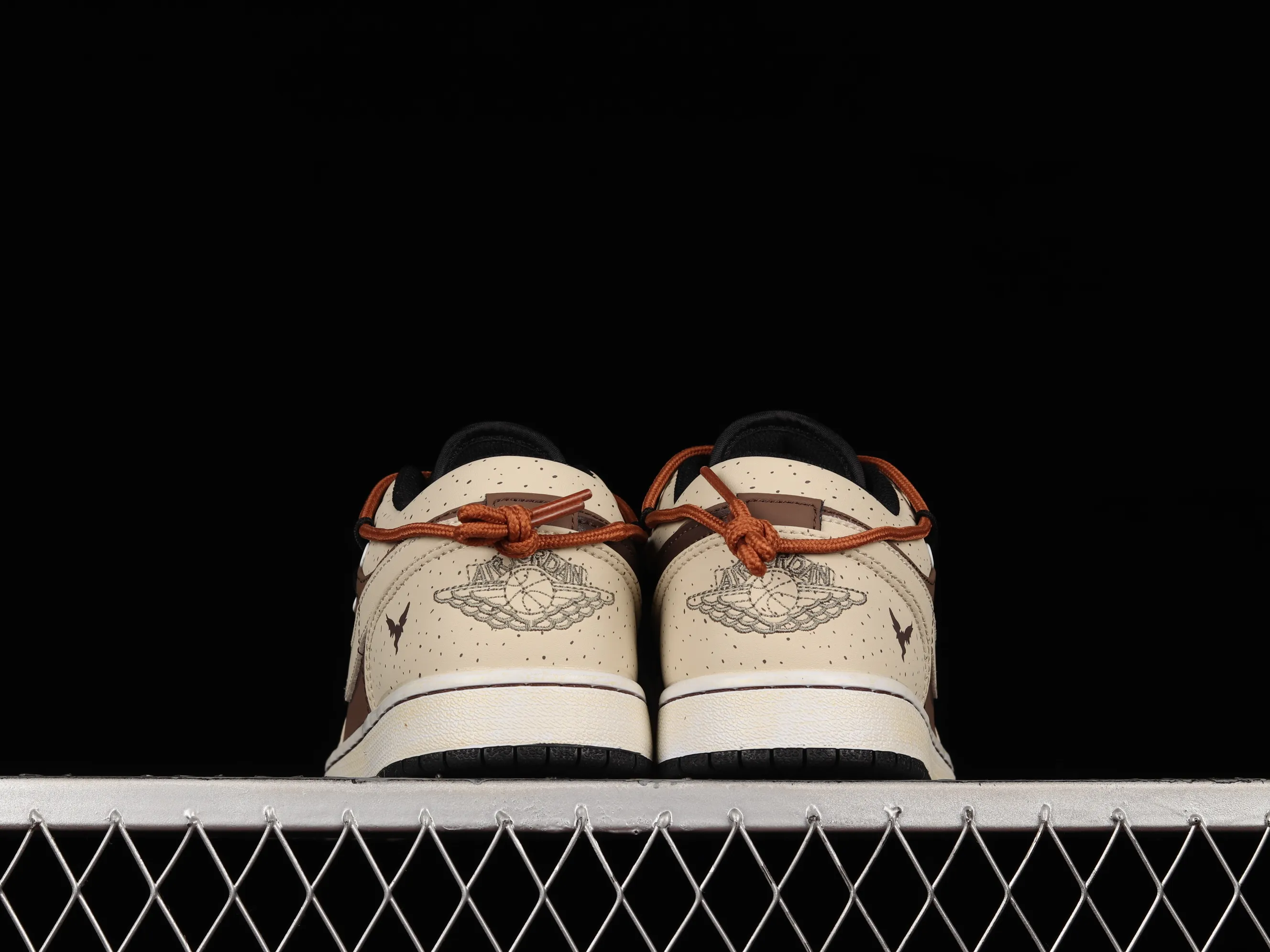 All categories Air Jordan Jordan series basketball shoes Air Jordan 1 Low Air Jordan 1 Low AJ1 Joe 1 customized version Vibe flavor deconstruction Sports culture basketball shoes DH9765-300